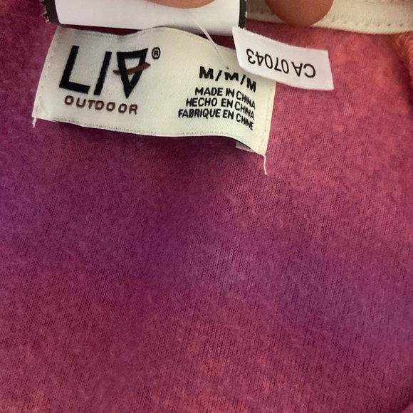 LIV Outdoor light weight fleece size Medium NWT - Picture 5 of 6